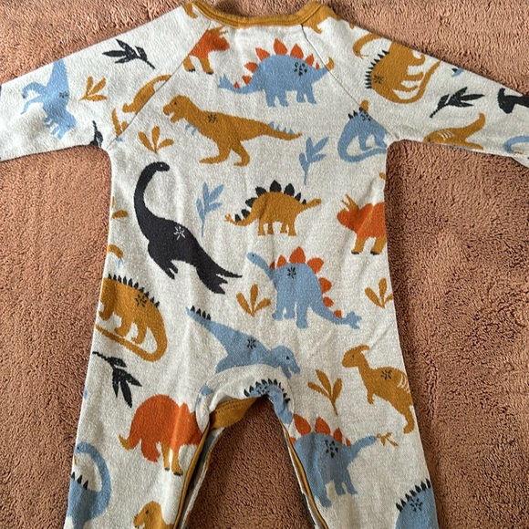 Viverano Organics long sleeve one piece. Size 3-6 months. - Picture 6 of 6
